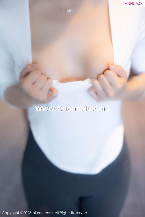   [XiuRen]高清写真图 2023.09.12 No.7370 唐宁宁 瑜伽美腿第5张图片